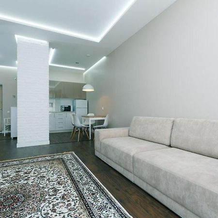 Квартира На Улице Деловая Kyiv Exterior photo